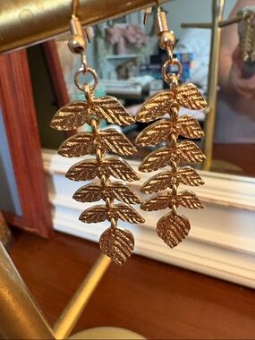 Gold Leaf Drop Earrings – Elegant Women’s Jewelry